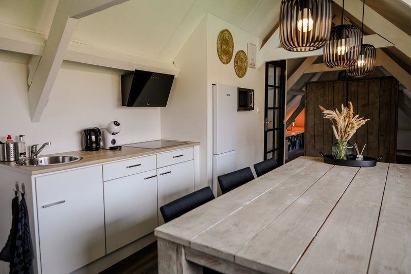 Eettafel met eigen keukentje - Eetgedeelte