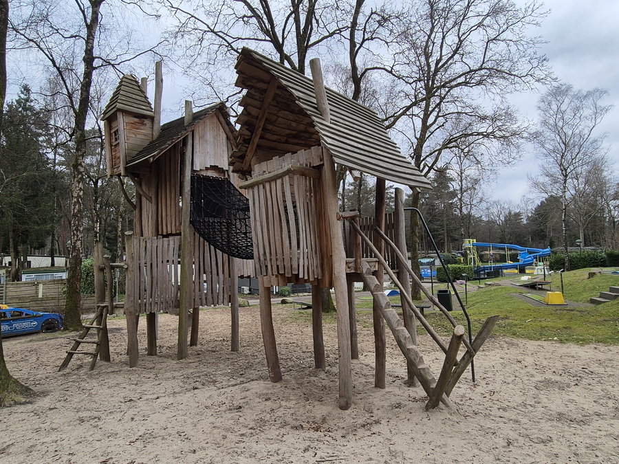 Speelplaats voor de kinderen op het park - Omgeving