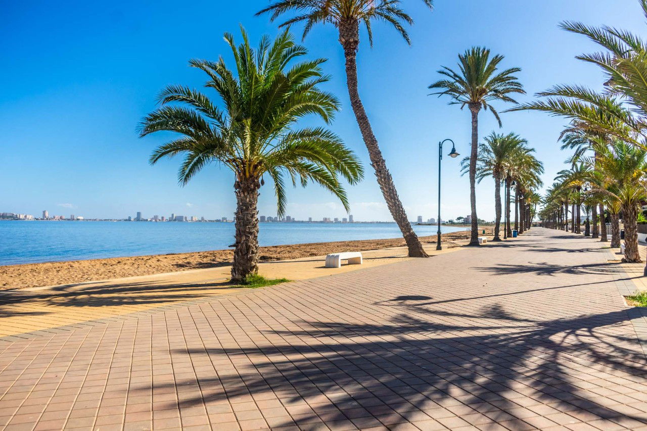 Promenade langs de Mar Menor