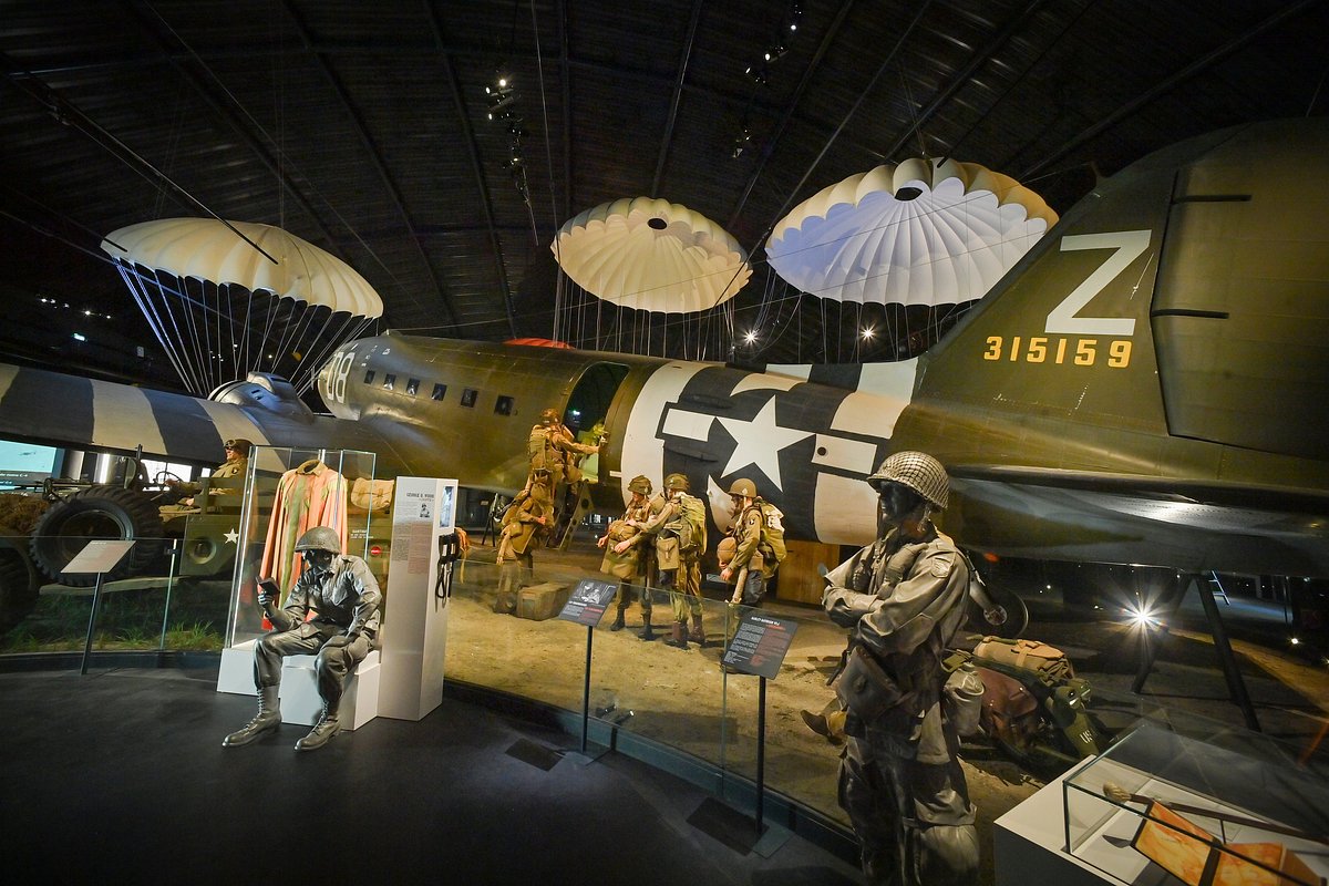Airborne Museum Sainte Mère Eglise - 50 km