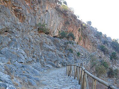 De grot van Milatos met witte verborgen kapel