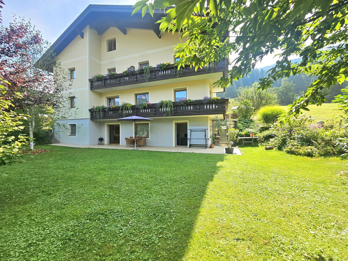 Dagelijkse winkels Dat is zeker mogelijk! Binnen een straal van ongeveer 10 km rond de Ossiacher See vindt u een mix van lokale winkels en grote winkelketens, vooral gericht op dagelijkse benodigdheden in de dorpen en een groter winkelcentrum in de nabijg
