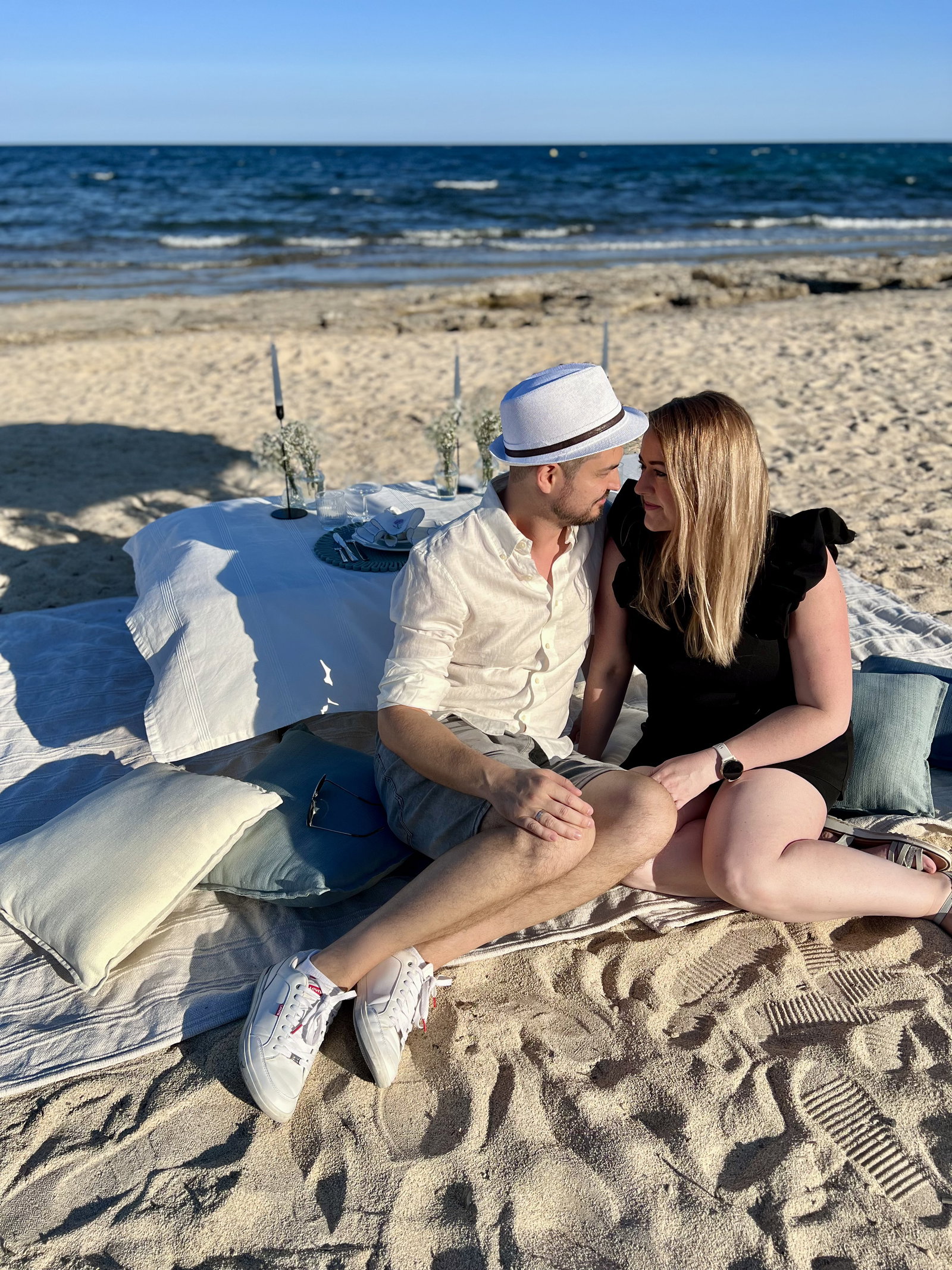 Romantic seaside picnic