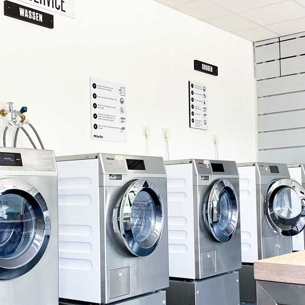 Wasmachine en droger aanwezig op het park