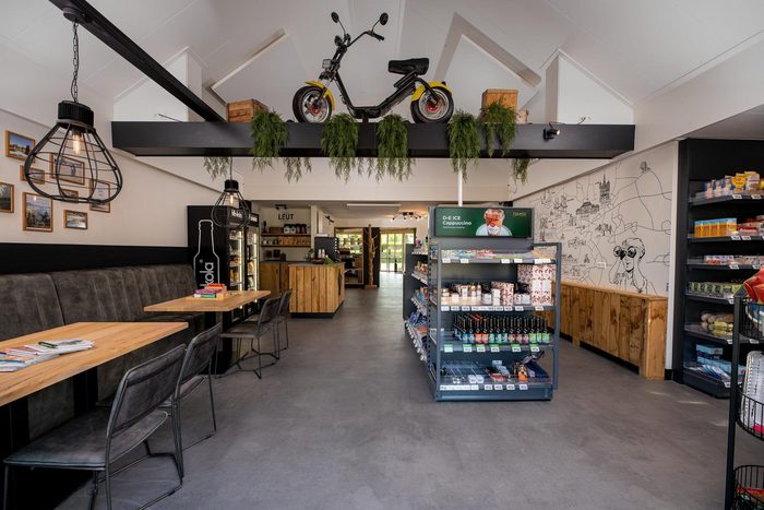 Minishop en huiskamer de IJsvogel
